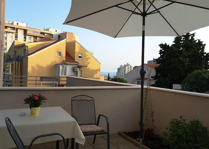 Apartment Terrace & Free Parking Split