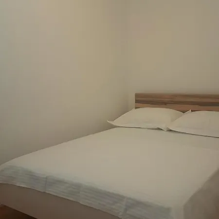 Split Terrace & Free Parking Studio Διαμέρισμα