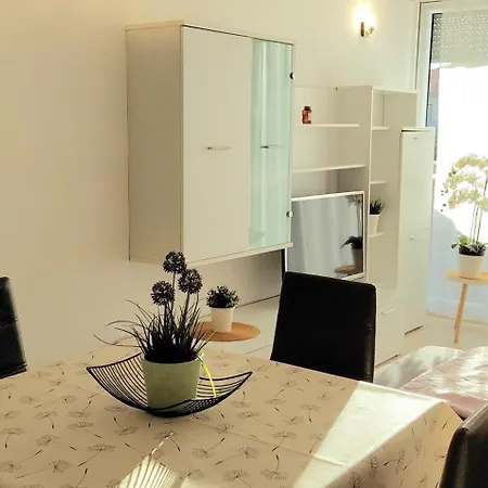 Terrace & Free Parking Apartment Split